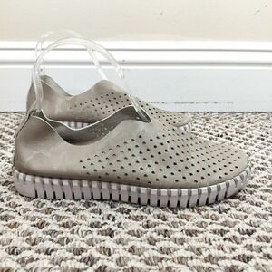 Ilse Jacobsen Tulip Perforated Slip on Sneaker EU38